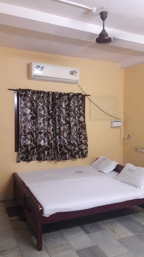 Raamlaxmi Guest House Chennai Exterior foto